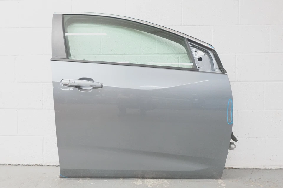 2016-2019 CHEVROLET VOLT RIGHT FRONT DOOR (OEM) W/0 PANEL Foto 1 de 4