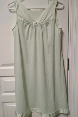 Vanity Fair Light Green Sleeveless Nightgown Size S - Image 1 of 4