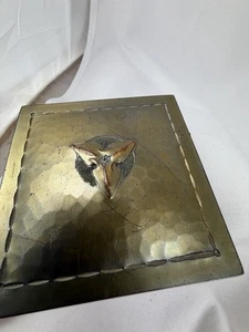Artes y manualidades Roycroft martillado a mano cobre tintero diseño trébol inserto de vidrio - Imagen 1 de 8