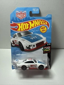 Hot Wheels Porsche 935 58/250 - White/Blue - Picture 1 of 3