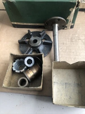 GMC T14 T16 1936 KIT BOMBA AGUA EN CAJA WS 42 Foto 1 de 4