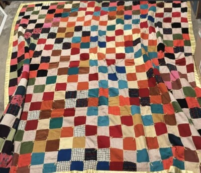 "EDREDÓN EDREDÓN DE RETAZOS MULTICOLOR A CUADROS VINTAGE 78""- 72""" Foto 1 de 2