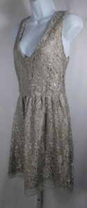 Vestido AQUA NUEVO CON ETIQUETAS para mujer beige y metálico de encaje superpuesto sin mangas cuello en V talla L - Imagen 1 de 7