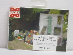 Gräber mit Grableuchten mehrfarbig Box Busch 5404 HO / 1:87 - Bild 1 von 4