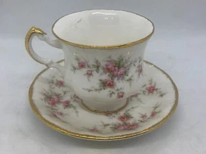 Paragon - Taza y platillo con estampado de rosas Victoria - Imagen 1 de 3