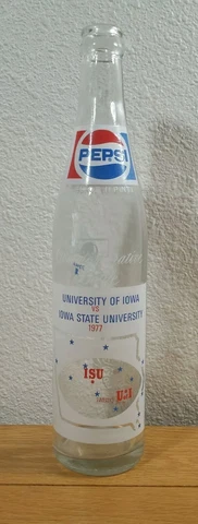 IOWA HAWKEYES vs. IOWA STATE CYCLONES Commemorative 1977 Glass Pepsi Bottle Cover