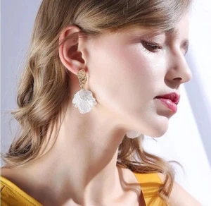Costume Jewellery Floral Petals Dangle Drop Earrings Hammered Gold ZARA Style - Picture 1 of 5