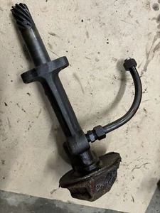 VINTAGE  ALLIS CHALMERS  WC  TRACTOR- ENGINE OIL PUMP & GEAR ASSEMBLY - 1947 - Picture 1 of 3
