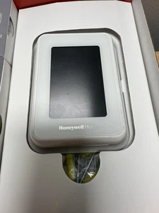 Honeywell Home T9 Wi-Fi Smart Thermostat with RoomSmart Sensor - White... - Picture 1 of 5