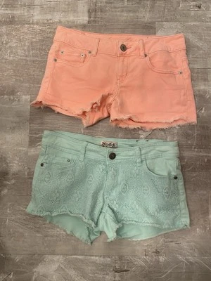 Lote de 2 Pantalones Cortos Denim de Verano para Niñas American Eagle Verde Marroco y Melocotón Talla 5 Foto 1 de 4