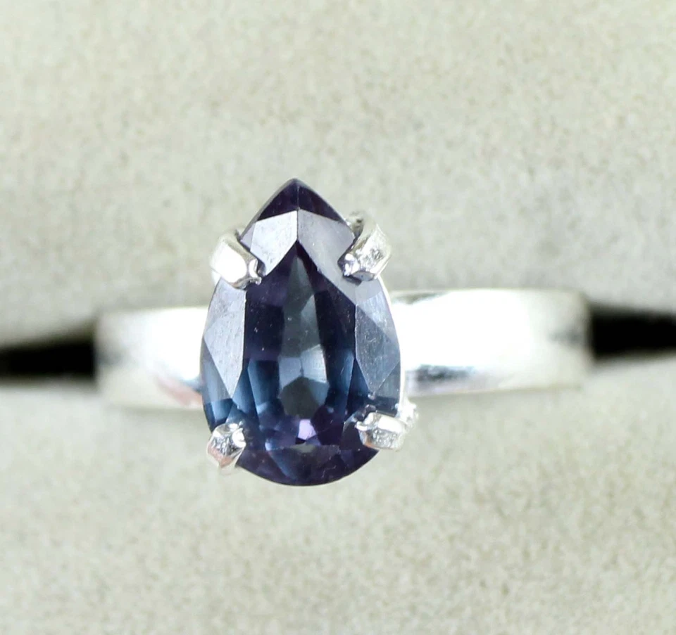 Anello con gemme di pera zaffiro che cambia colore naturale certificato... - Immagine 1 di 4