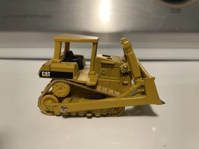 Norscot caterpillar, 1:50? Bulldozer D6H  No Black Plastic Pieces On Hood - Image 1 of 4