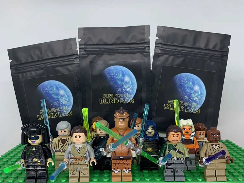 LEGO Star Wars JEDI ONLY Blind Bag Jedi w/ LIGHTSABER Mystery Random Pick - Image 1 of 1