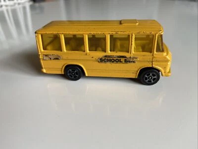 Autobús vintage Corgi Juniors Mercedes Benz amarillo Foto 1 de 4