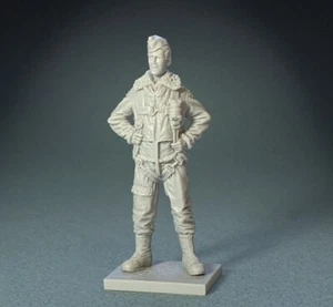 BRITAINS CAMPAIGN MINIATURES 70012 USAAF NAVIGATOR - Picture 1 of 5