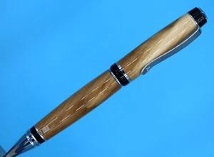 Bolígrafo de cigarro artesanal en acabado cromado con barril de madera de olivo seleccionado - Imagen 1 de 9