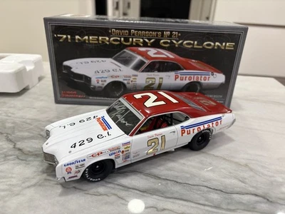 AUTOGRAPHED David Pearson 1971 Mercury Cyclone 1/24 Diecast University Of Racing - Image 1 of 4