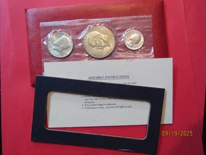 UNITED STATES "1776/1976" BICENTENIAL SILVER UNCIRCULATED 3 COIN SET - Picture 1 of 4