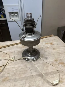 ANTIQUE Table OIL LAMP- ELECTRIFIED - Picture 1 of 7