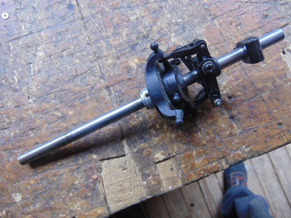 HIROBO LAMA 30 HAUPTROTORWELLENBAUGRUPPE C/W SWASH & WASHOUT MISCHER 190mm - Bild 1 von 1