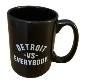 Tazza da caffè tazza Detroit Vs Everybody Michigan nera - Foto 1 di 2