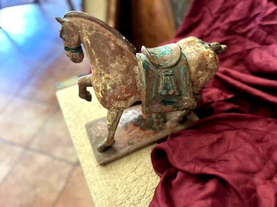 BELLISSIMA ANTICA SCULTURA ORIENTALE IN TERRACOTTA INVETRIATA TRACCE DI SMALTI - Immagine 1 di 4