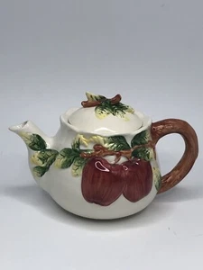 VINTAGE CBK TEAPOT WITH LOCKING LID-APPLES AND IVY PATTERN - FAST SAFE SHIP - Bild 1 von 9