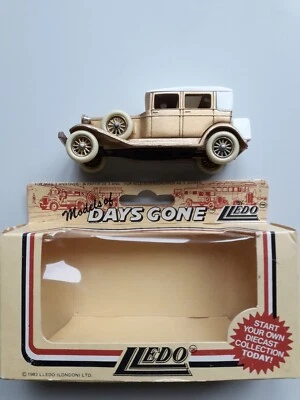 LLEDO DAYS GONE 1931 ROLLS ROYCE PHANTOM II CAR  GOLD WHITE ROOF BOXED DG19  - Image 1 of 4