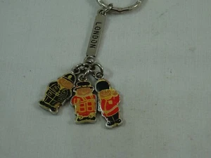United Kingdom London Enamel Bobby Beefeater Royal Guard Key Ring Keychain - Picture 1 of 6