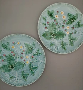 Vintage German Majolica Plate Pair Set Strawberry Western Germany 19cm wide - Picture 1 of 20