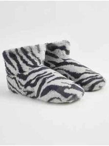 Grey Zebra Faux Fur Slipper Boots SIZE UK 5 - 6 G4 - Picture 1 of 3