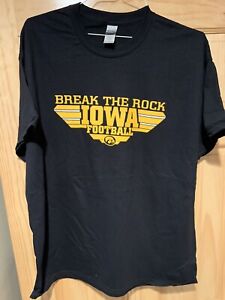 Iowa Hawkeyes Break The Rock Men’s Football Black T-shirt L & XL,  Team Issue.