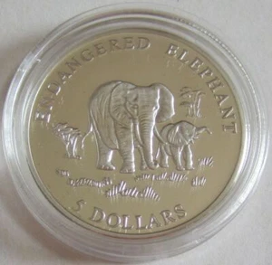 Liberia 5 Dollars 2000 Wildlife Elephant Silver - Picture 1 of 2