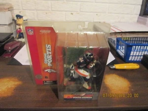 McFarlane NFL Denver Broncos #26 Clinton Portis Rookie Running Back Logo Figure - Picture 1 of 1