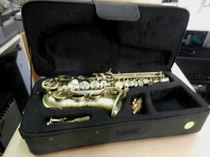 SLADE ANTIQUE FINISH SMALL 52cm STUDENT SAXOPHONE ~ MISSING A LEVER & 2 PADS - Picture 1 of 13