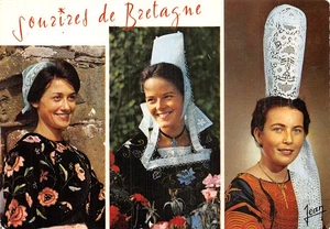 22 PLOUDERGAT KOPFBEDECKUNGEN UND KOSTÜME - Bild 1 von 2