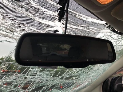 2015 2016 HONDA CR-V Interior Rear View Mirror w/ Auto Dimming            944744 - Image 1 of 4