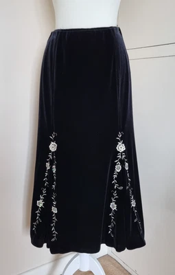 Eastex Black Velour Midi Skirt Fit & Flare Embroidered Sequins UK12 L32" Party - Image 1 of 4
