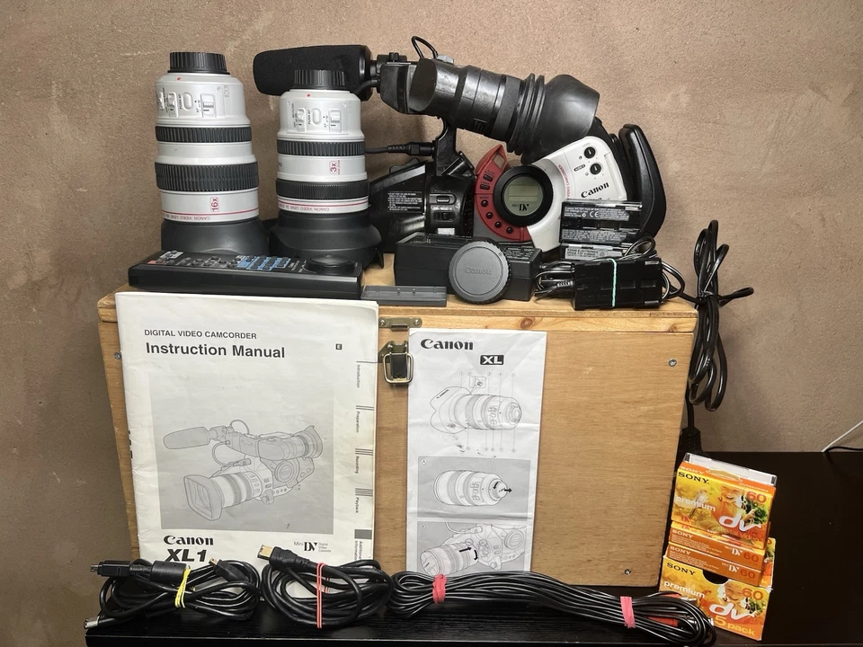CANON XL1 3CCD + 16X + 3X Lens + Extras & Case! - Slight Tape Noise - READ DESC! - Image 1 of 4