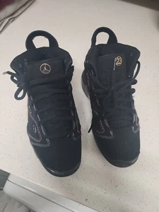 JORDAN 6-17-23/ BLACK/UNIVERSITY-RED/ 5 YOUTH/ DM1159-003 - Picture 1 of 6