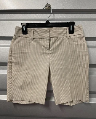 Bermuda feminina Express Design Studio Editor tamanho 2 listra bege - Imagem 1 de 4