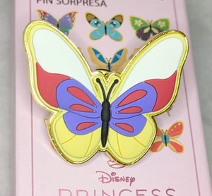 Loungefly Disney Prinzessin Schmetterling Gummi Free-D Blindbox Pin Schneewittchen - offen - Bild 1 von 5