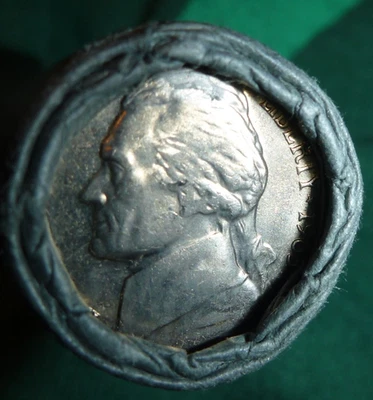 VINTAGE UNSEARCHED BANK ROLL 1963 JEFFERSON NICKELS FIVE CENTS MONEY OLD COINS - Image 1 of 4