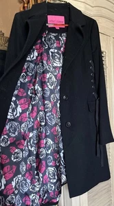 Betsey Johnson Y2K Talla Pequeña Plisado Lana Corsé-Cintura Estilo Ajuste y Abrigo Acampanado Negro - Imagen 1 de 16