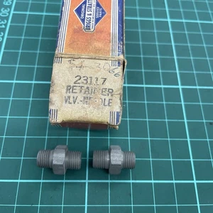 23117 Briggs & Stratton (Set of 2) Needle Valve Retainer VLV NOS - Picture 1 of 3
