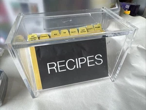 Caja de Recetas Acrílico Lucite Soporte con Tapa Caja de Exhibición y Tarjetas de Recetas 3" X 5" - Imagen 1 de 13
