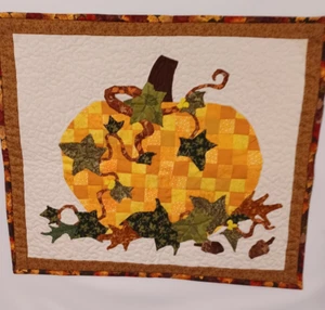 PARCHE DE CALABAZA Hecho a Mano Colgante de Pared, Naranja/Verde/Marrón, 22x18", Listo para Colgar - Imagen 1 de 4