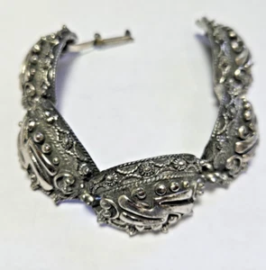 Vtg 1970's Signed Botticelli Silver Tone Textured Design Link Bracelet Costume - Picture 1 of 11