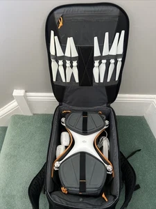DJI Phantom 4 Pro + Many Additionals - Picture 1 of 7