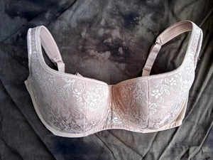 Exclusive of Trims Women padded bras. Light beige. Size 40G - Picture 1 of 6